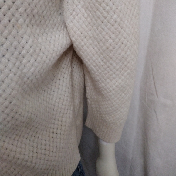 Large Button Down Zara Cardigan - Picture 4 of 7